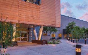 Exterior view of Banner Estrella Medical Center