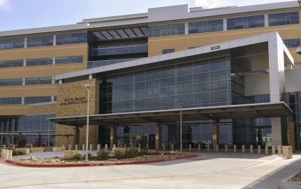 Exterior view of the hospital entryway