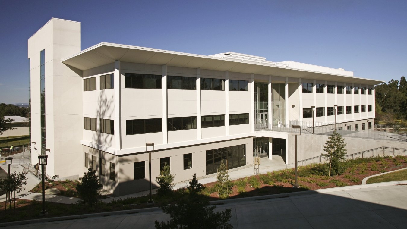 The College of San Mateo Science Center building. 