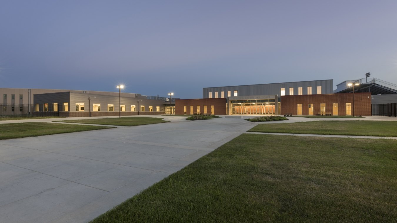 Exterior view of Mount Vernon Township High School