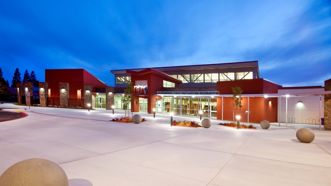 Sacramento City USD School of Engineering & Sciences Exterior