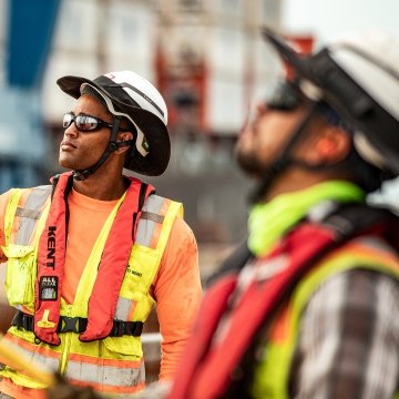 2 construction workers on a jobsite